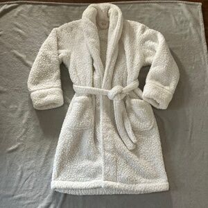 EUC/never worn  Pottery Barn Cozy Comfort Sherpa Robe White Size M